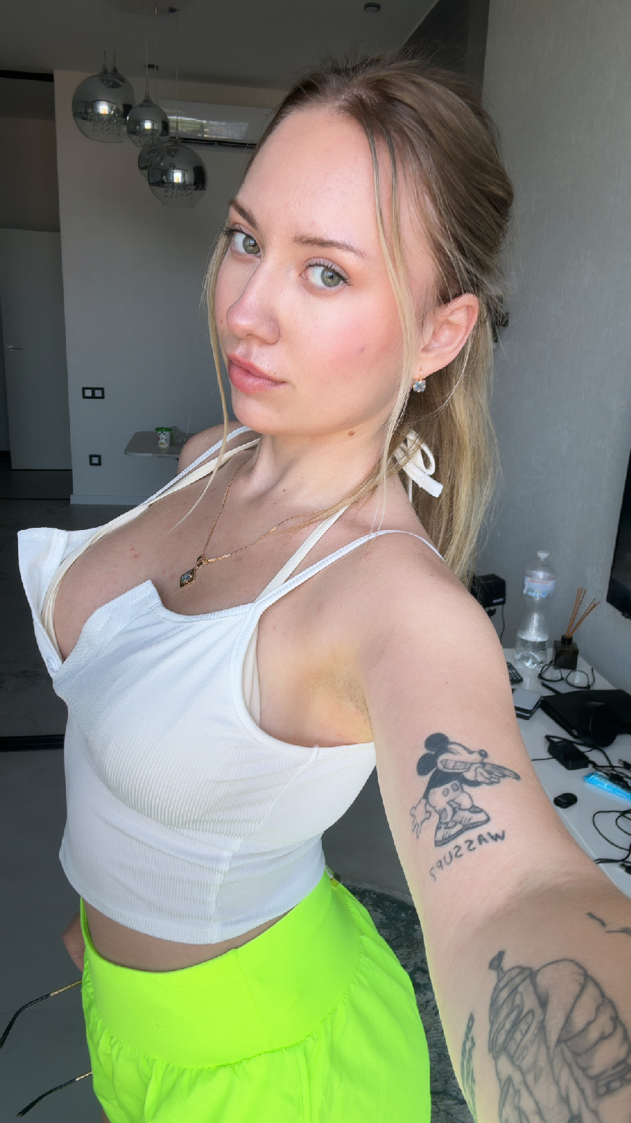 KateV in her underwear in Santiago de los Caballeros